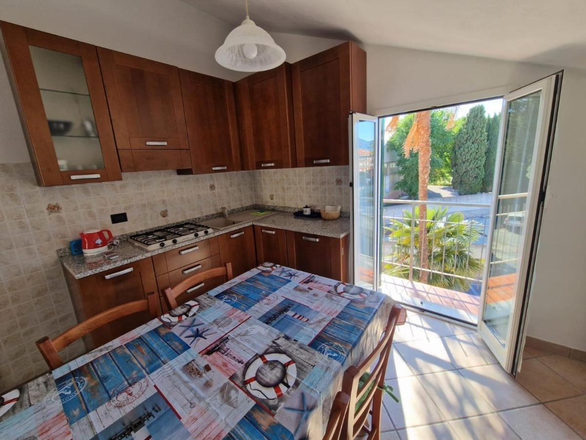 Palm House Apartamento Albenga Exterior foto